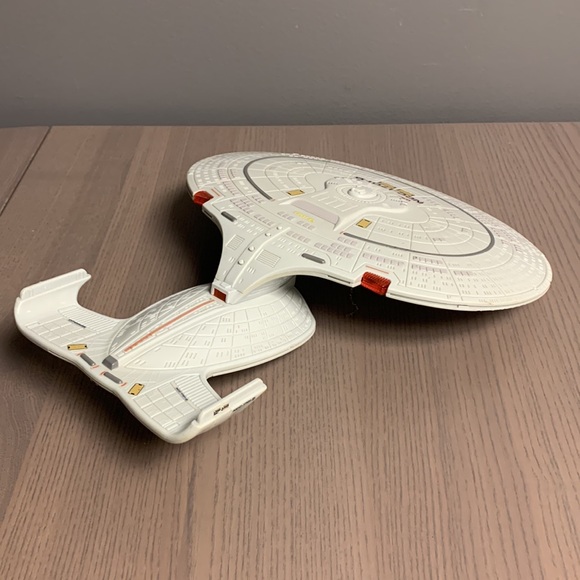 Star Trek USS Enterprise NCC-1701-D Next Generation Incomplete - Picture 7 of 13